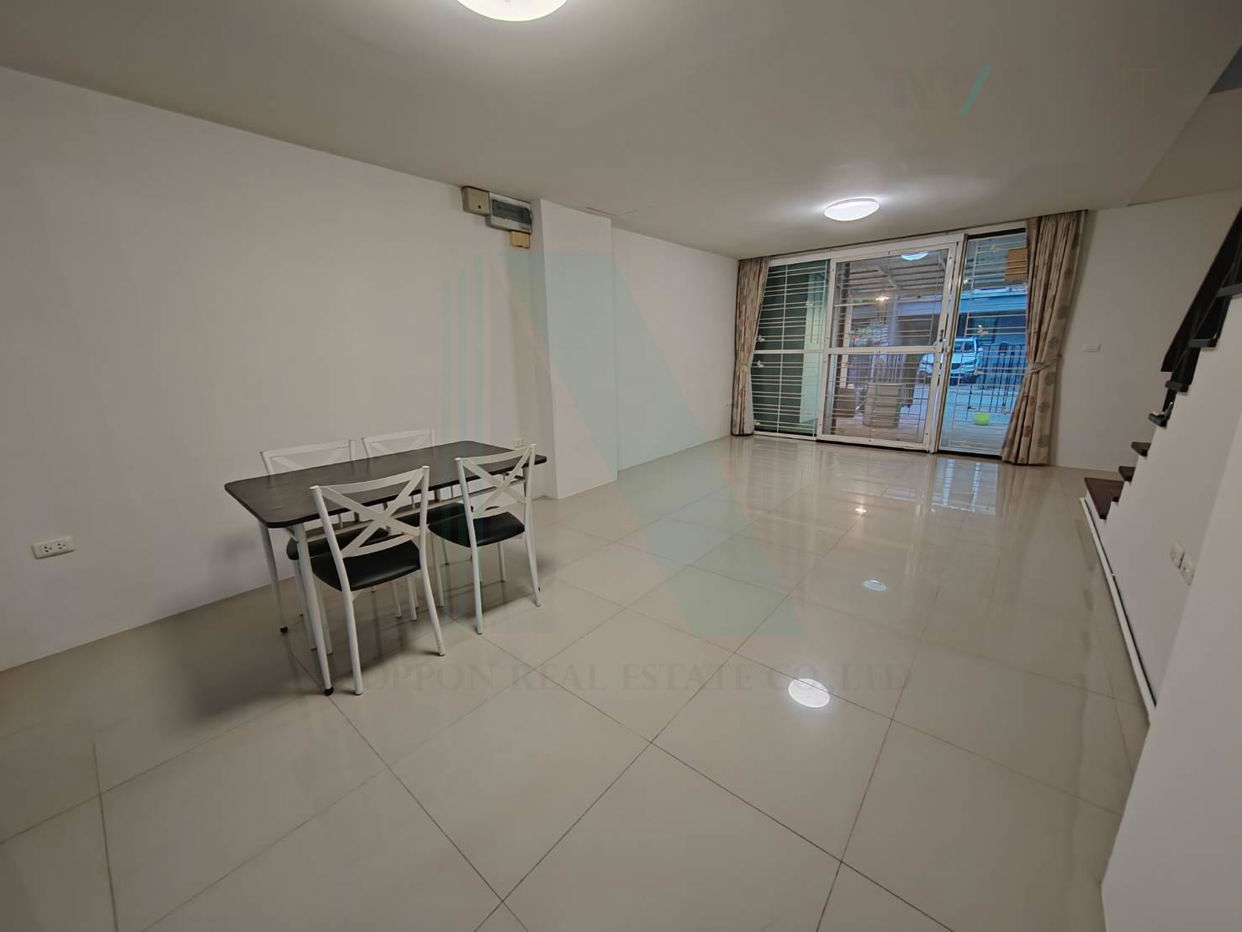 picture 🎉 For Sell Town house THE WILLOW TOWNHOME 3-story 3 bedroom 3 bathroom - 1/8