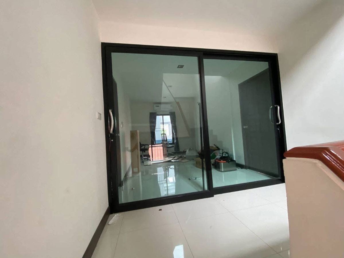รูป 🏢 บ้าน / โฮมออฟฟิศ / สำนักงานให้เช่า 4 ชั้น 480 ตร.ม. ทำเลใจกลางเมือง ใกล้ MRT สุทธิสาร – MRT ห้วยขวาง - รูปที่ 13/19