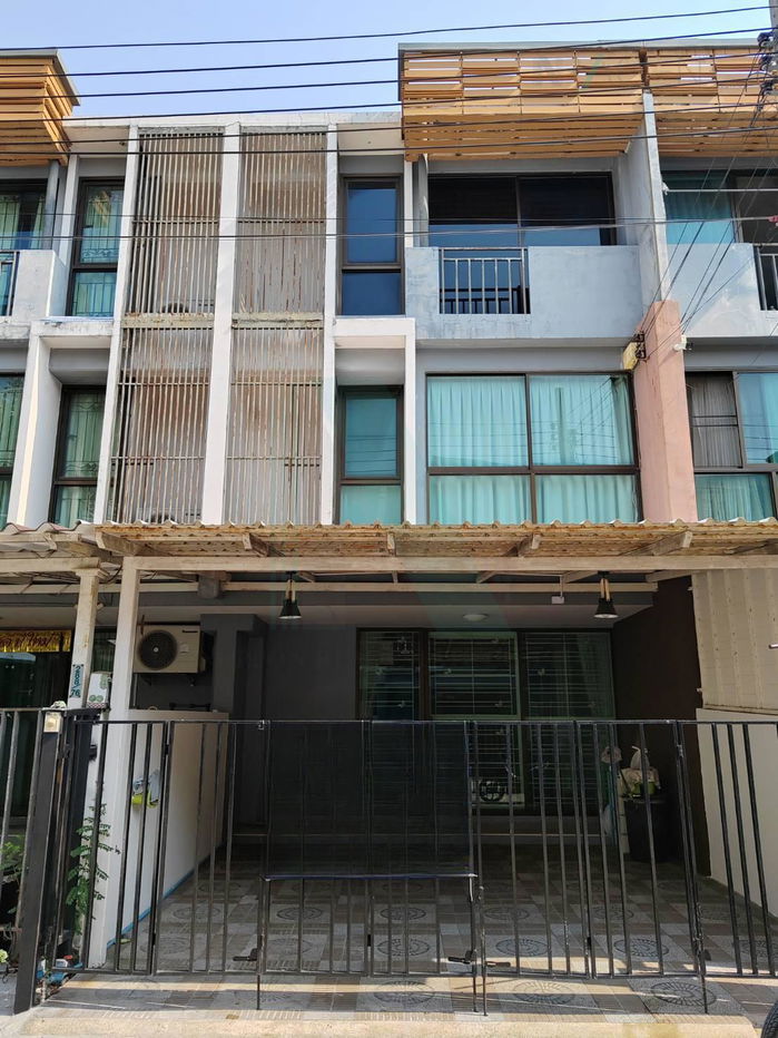 picture 🚩 For Sell Town house THE WILLOW TOWNHOME 3-story 3 bedroom 3 bathroom - 4/8