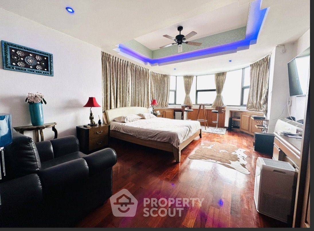 picture 2-BR Condo at Jomtien Complex Condotel close to Jomtien Beach (ID 2256323) - 9/30
