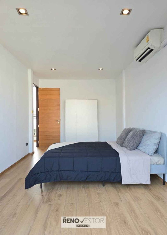 picture For Sale - Spacious Loft-Style Townhome, Ekkamai 22, 215 sqm, Central Bangkok - 3/16