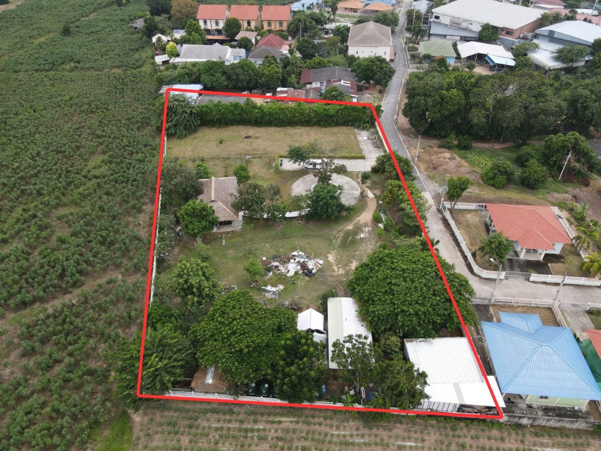 picture Land with Buildings for Sale – Total Area 2 Rai 2 Ngan 37 Sq. Wah, Near Huai Chak Nok Reservoir, Bang Lamung - 3/15