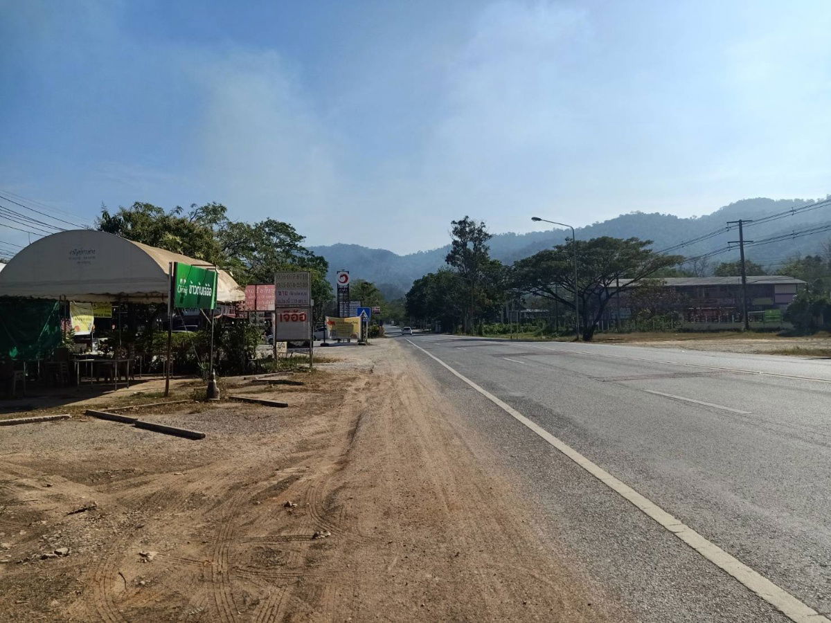 รูป ขายที่ติดถนนธนะรัชต์ ทางขึ้นเขาใหญ่ 139 ตร.ว พร้อมสิ่งปลูกสร้างเป็นหอพัก ทำเลดี เหมาะทำกิจการค้าขาย โรงแรมที่พักร้านอาหาร หมูสี ใกล้กุดคล้า 0879074045 - รูปที่ 1/1