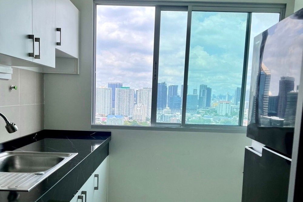 picture Sale with tenant !🔥Code C20241000049....Supalai Park Ratchayothin, 1 bed, 1 bath, City View, high floor28++, South Facing, furnished, Special Deal!📣 - 3/7