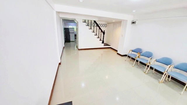 picture Prachachuen39–45 DhurakijPundit U. 3km. The Mall Ngamwongwan 1.5km. BonMarche Market 1.5km. 2-story - 3/8