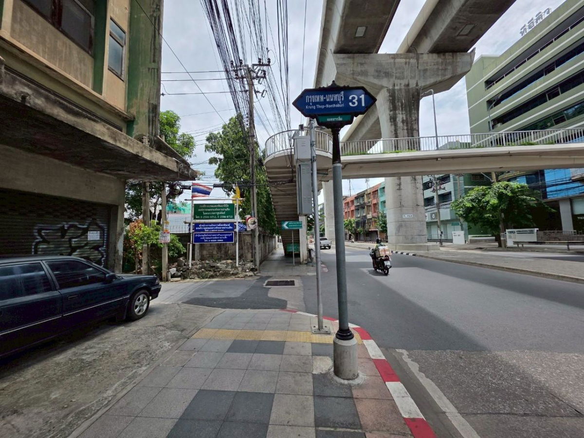 รูป ขายที่ดินแปลงใหญ่ พร้อมบ้านเดี่ยว 2 ชั้น ใกล้ MRT บางซ่อน เพียง 500 ม. - รูปที่ 4/5