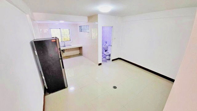 picture Prachachuen39–45 DhurakijPundit U. 3km. The Mall Ngamwongwan 1.5km. BonMarche Market 1.5km. 2-story - 7/8