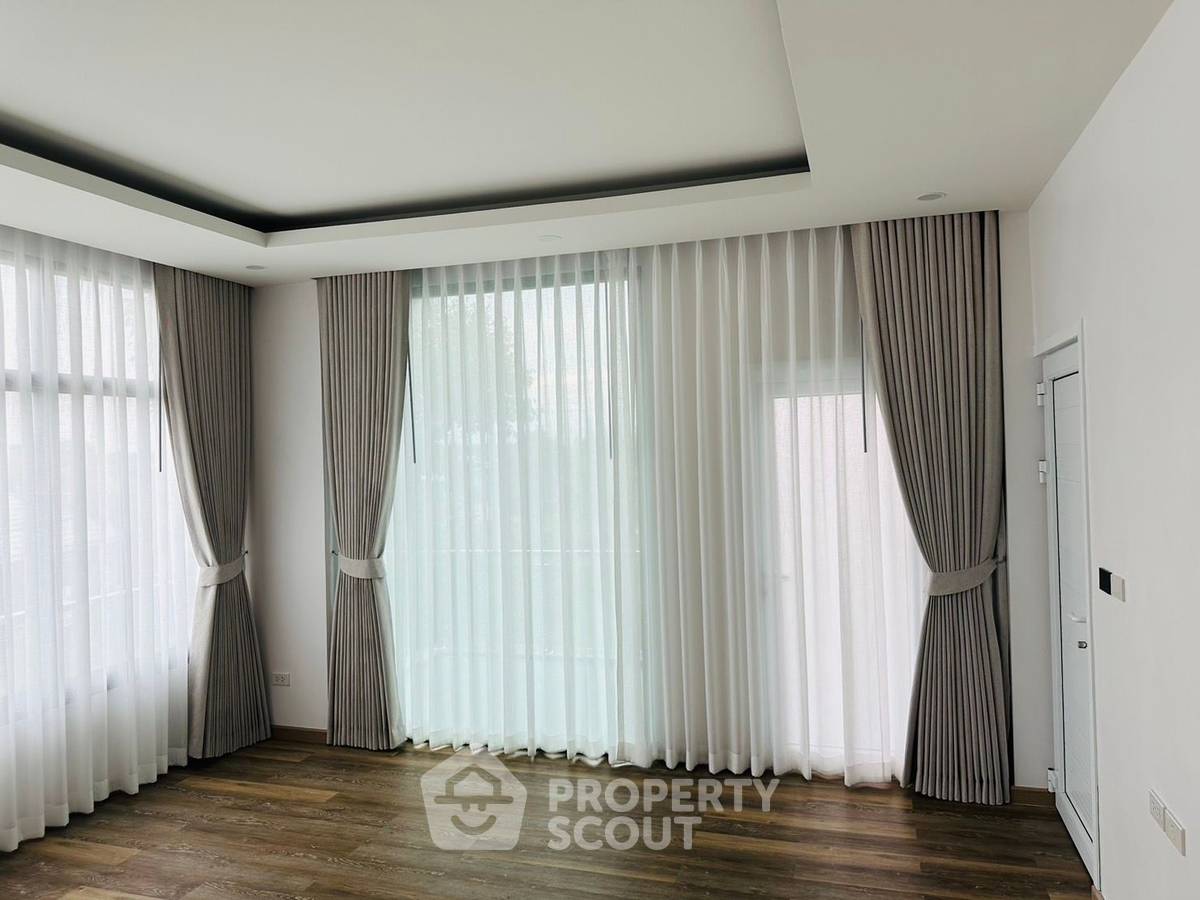 รูป บ้าน 4-ห้องนอน ใน หินเหล็กไฟ (ID 1399489) - รูปที่ 15/15