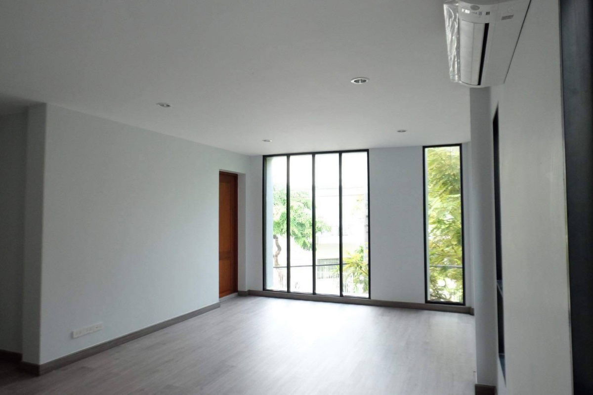รูป ขายบ้านเดี่ยวบางนา หมู่บ้านกฤษดานคร บางนา กม.6 ใกล้เมกะบางนา พร้อมสระว่ายน้ำ มีชั้นใต้ดิน หมู่บ้านติดถนนบางนาตราด ใกล้สนามบินสุวรรณภูมิ 087-9074045 - รูปที่ 10/12