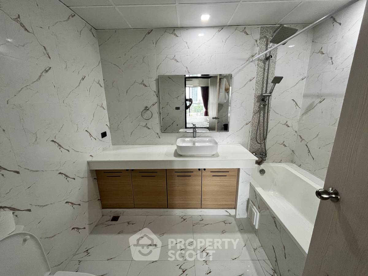 picture 3-BR Condo at Liberty Park 2 near ARL Makkasan (ID 2256205) - 9/10