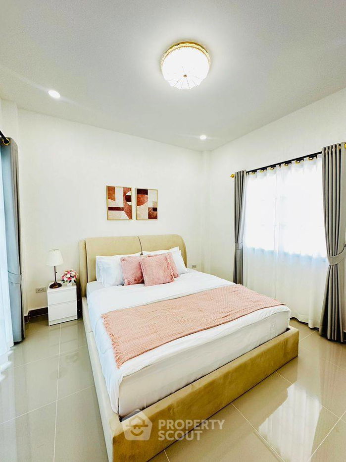 picture 3-BR House at Rattanakorn Village 18 close to Pattaya (ID 2099977) - 9/19