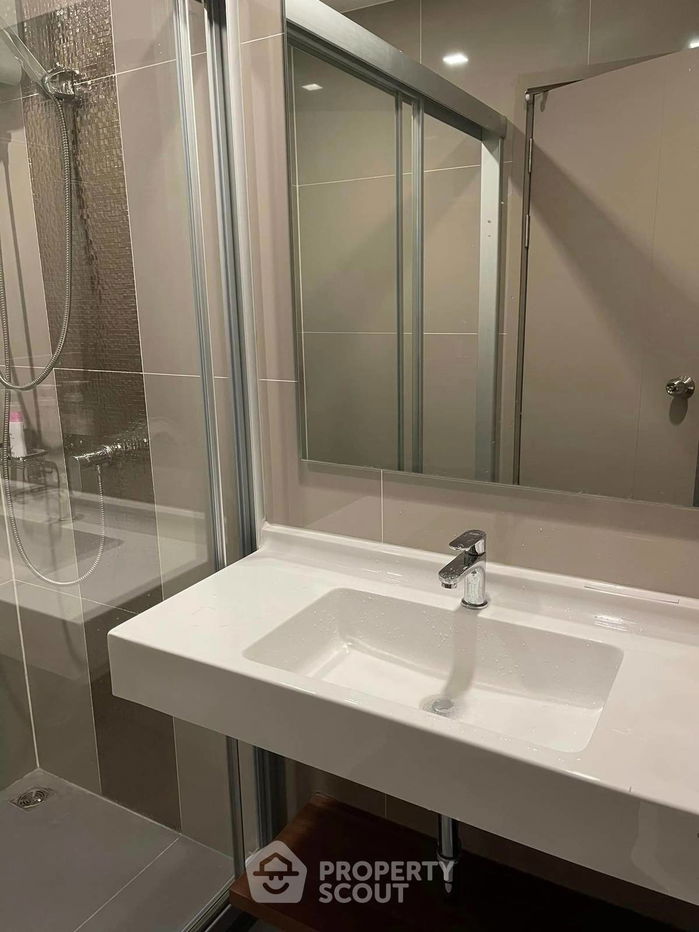 picture 1-BR Condo at Ideo Rama 9 - Asoke near MRT Phra Ram 9 (ID 1086658) - 2/9