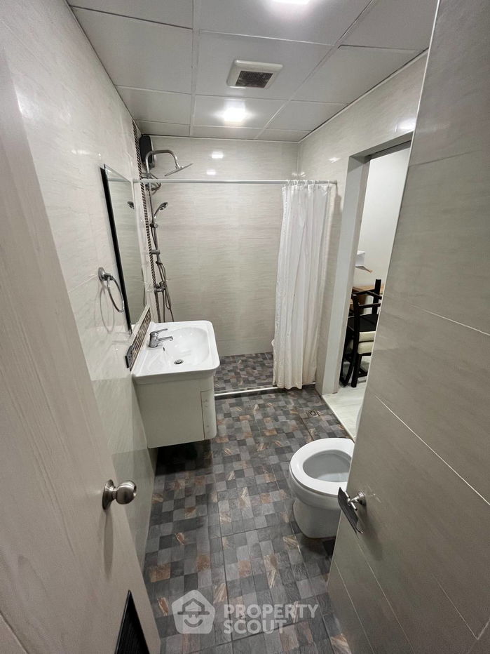 picture 3-BR Condo at Liberty Park 2 near ARL Makkasan (ID 2256205) - 10/10