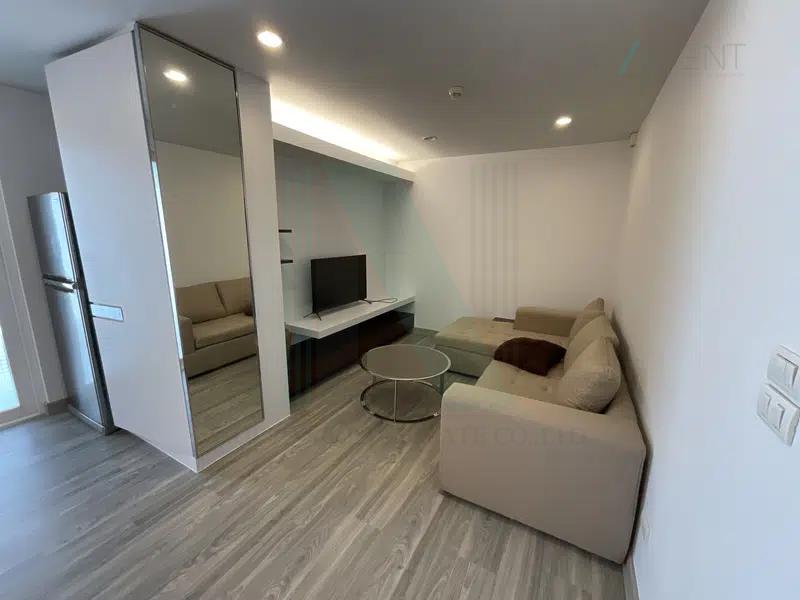 picture For rent, The Bangkok Sathorn-Taksin, 1 bedroom, 3rd floor, Building A, near BTS Krung Thon Buri. - 1/8