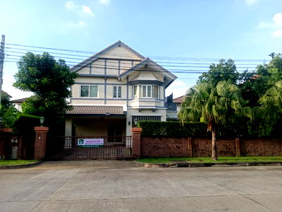 Houses for rent ถนนวัชรพล : 2-storey detached house for rent, Laddarom Watcharapol-Rattanakosin
