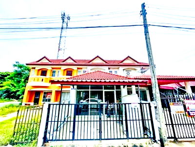 Townhouses for rent Sila Khon Kaen : Lotus Khon Kaen 1.8 km. Townhouse for rent 2-storey 25 sq.wa. 200 sq.m. with furniture next to the m