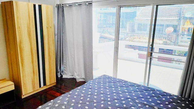 picture MRT WongSawang 3.5km. Prachachuen39–45 BonMarche Market 1.5km. 2-story townhouse for rent 19sq.wa. - 5/8