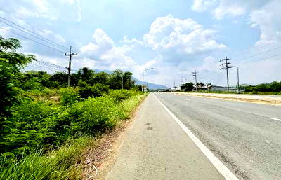 Land for sale Soydow Chanthaburi : Land for sale in Chanthaburi, Soi Dao, Tamul, size 10 rai 3 ngan 62 sq wa, next to the main road.