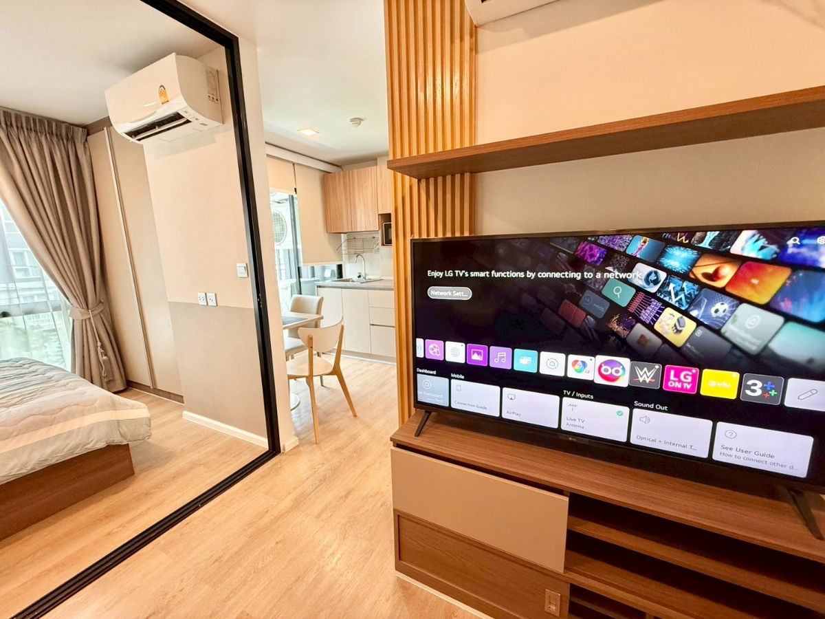 picture Separate kitchen, beautiful built-in furniture, complete with electrical appliances - 2/22