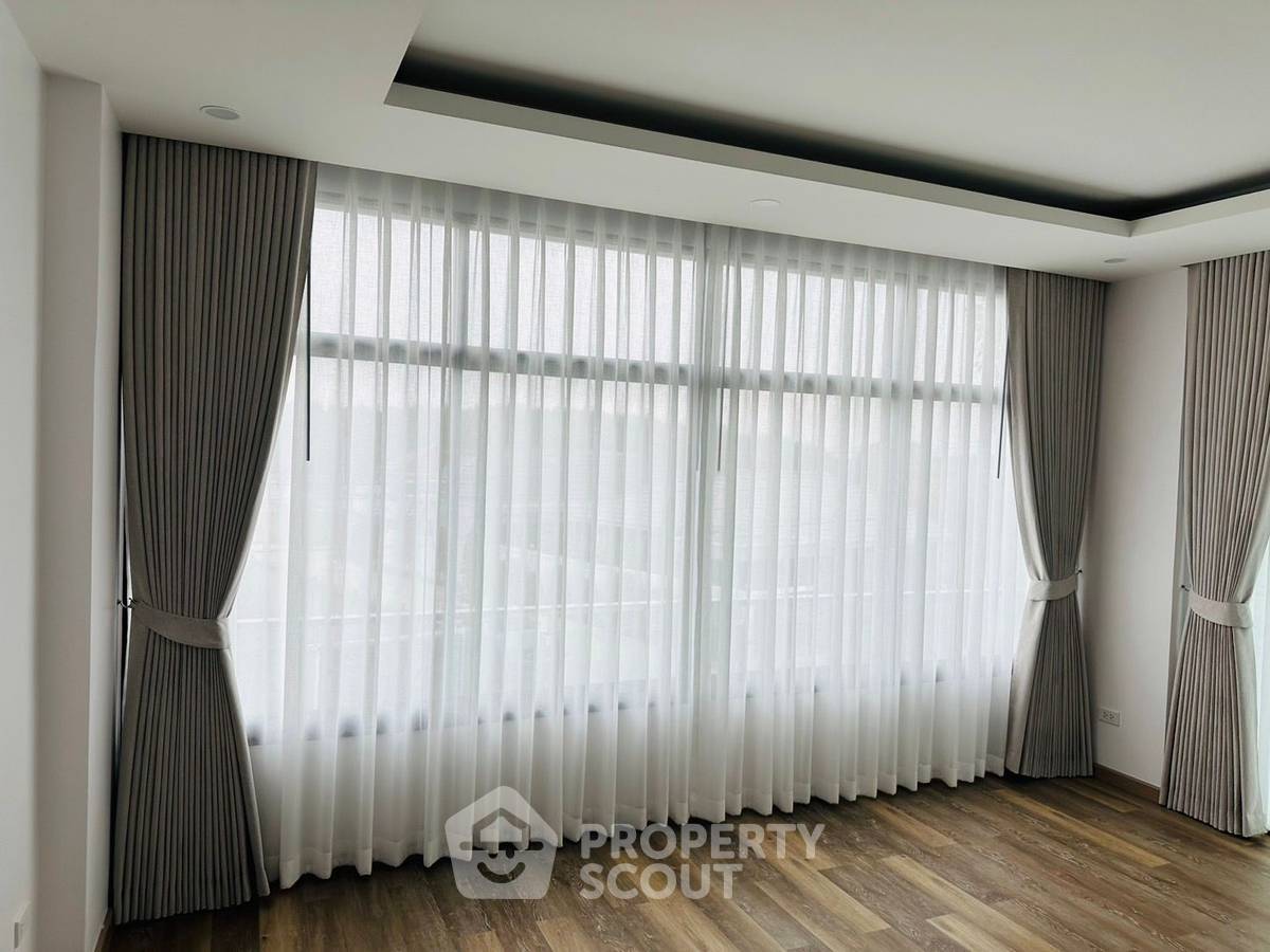 รูป บ้าน 4-ห้องนอน ใน หินเหล็กไฟ (ID 1399489) - รูปที่ 14/15