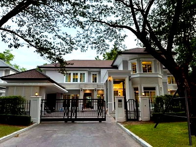 ขายบ้านเดี่ยว : ขายบ้านเดี่ยว 2 ชั้น หมู่บ้าน กรานาดา ปิ่นเกล้า-เพชรเกษม 225 ตารางวา
