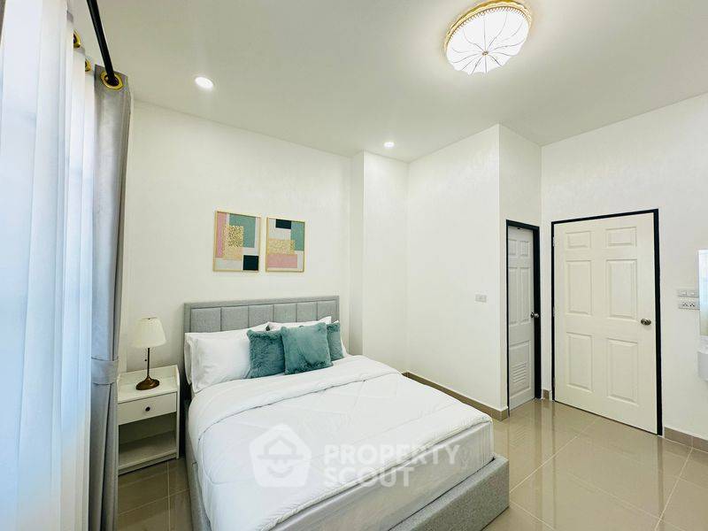picture 3-BR House at Rattanakorn Village 18 close to Pattaya (ID 2099977) - 11/19