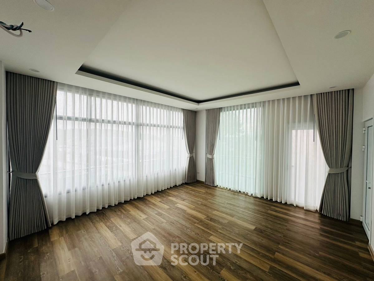 รูป บ้าน 4-ห้องนอน ใน หินเหล็กไฟ (ID 1399489) - รูปที่ 11/15