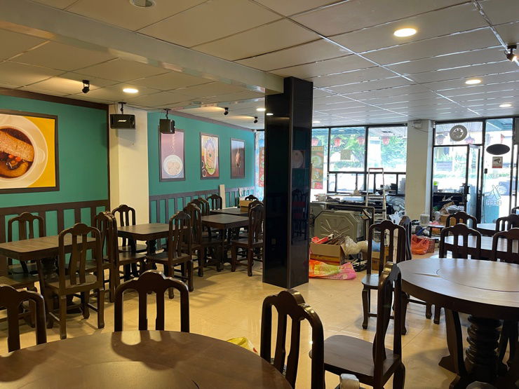 picture The ground floor area is available for rent, suitable for a restaurant, massage spa, or dental clinic. - 4/8
