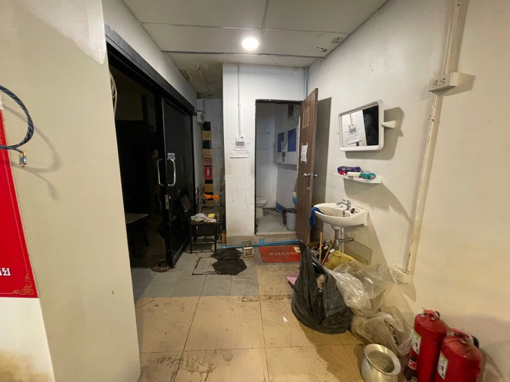 picture The ground floor area is available for rent, suitable for a restaurant, massage spa, or dental clinic. - 7/8