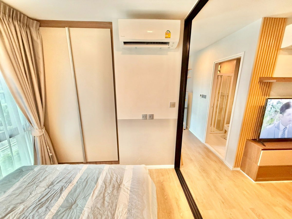picture Separate kitchen, beautiful built-in furniture, complete with electrical appliances - 5/22
