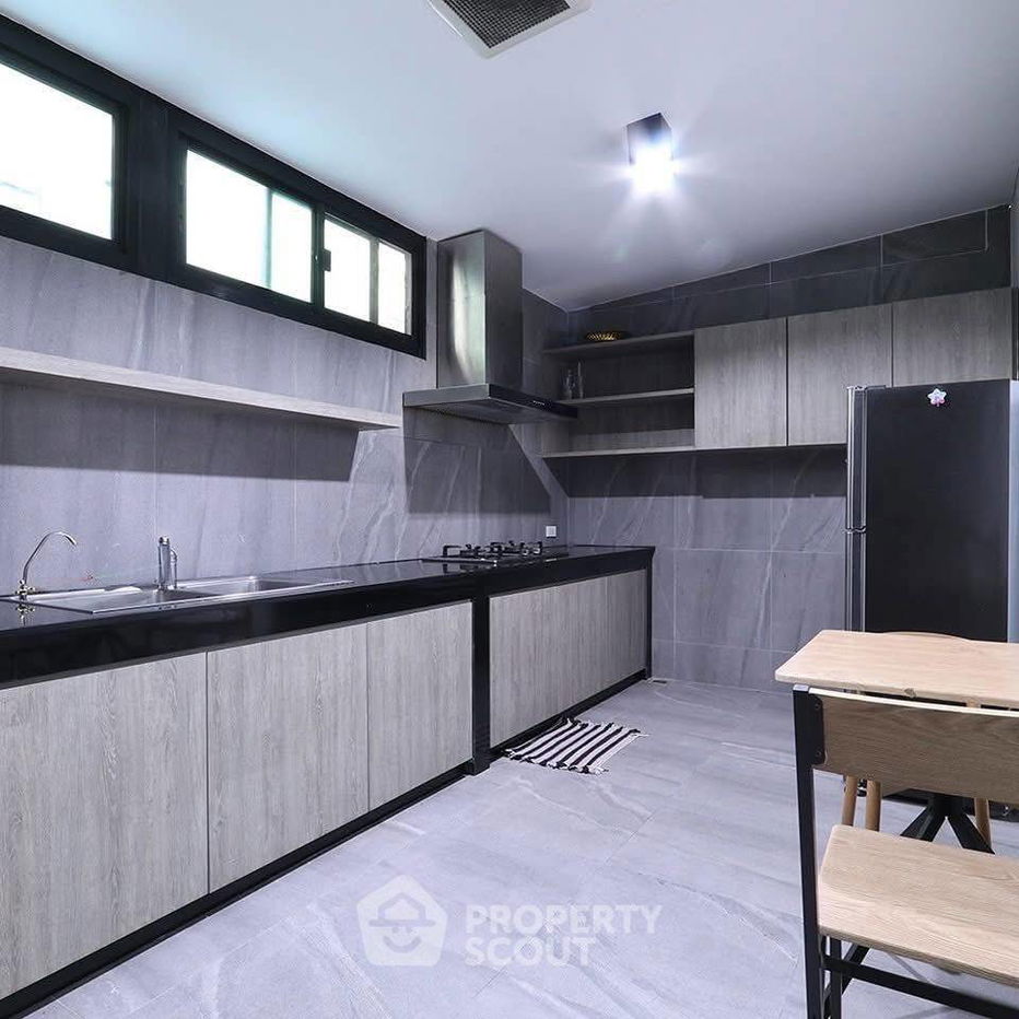 รูป ทาวน์เฮาท์ 3-ห้องนอน ใน นวลจันทร์ (ID 2066407) - รูปที่ 3/17