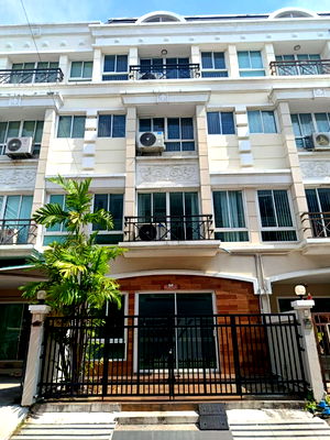 เช่าทาวน์โฮม MRT สวนหลวง ร. 9 : เช่า ทาวน์เฮ้าส์Grand De Ville  23ตรว. สภาพดี ตรงข้ามซีคอนสแควร์ ศรีนครินทร์