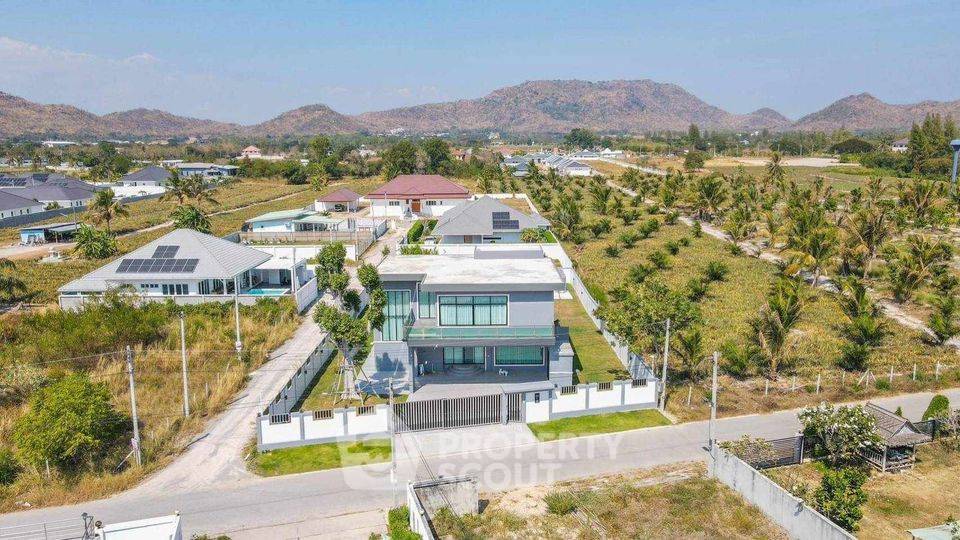 picture 4-BR Villa in Hin Lek Fai (ID 1728787) - 1/20