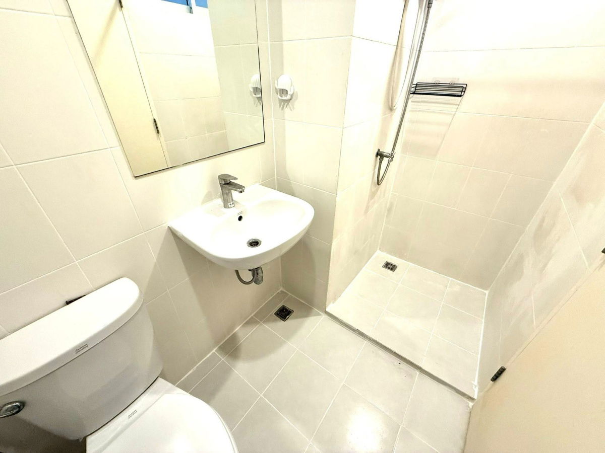 picture Room for sale  v condo Ladkrabang - 12/14