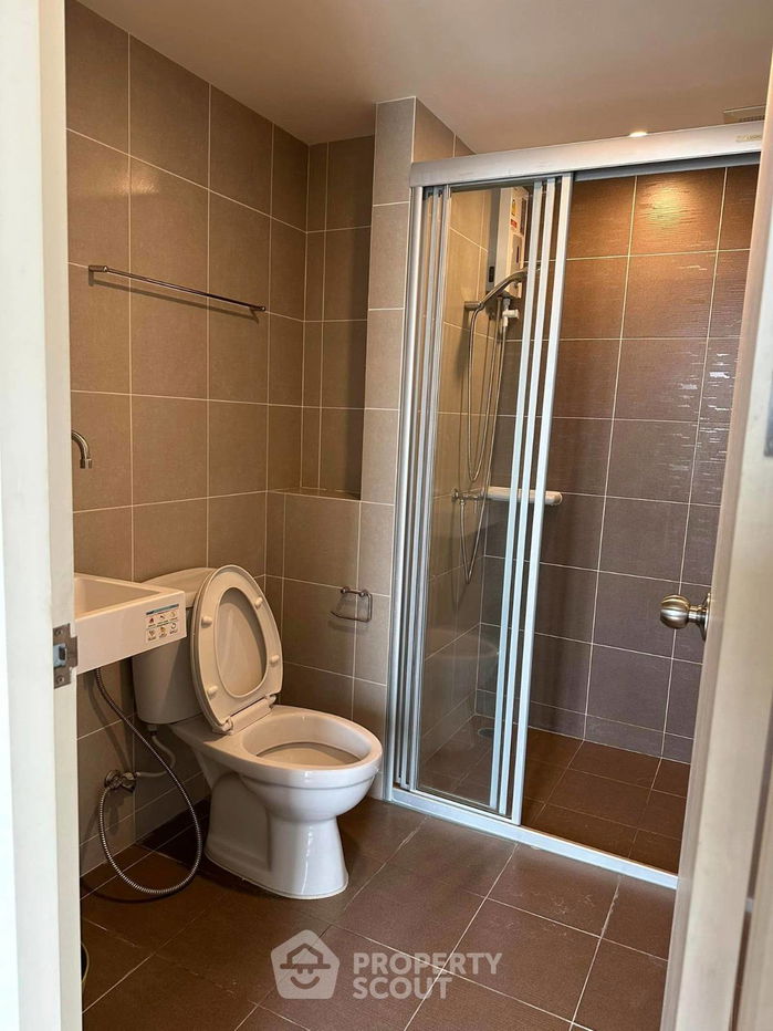 picture 1-BR Condo at Lumpini Ville Phatanakan-Srinakarin in Suan Luang (ID 1591095) - 6/6