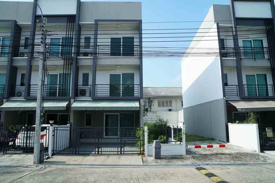 รูป B1002 ให้เช่าทาวน์โฮมหลังมุม โครงการ บ้านกลางเมือง สวนหลวง ถนนเฉลิมพระเกียรติร.9 ซ.28  - รูปที่ 1/14