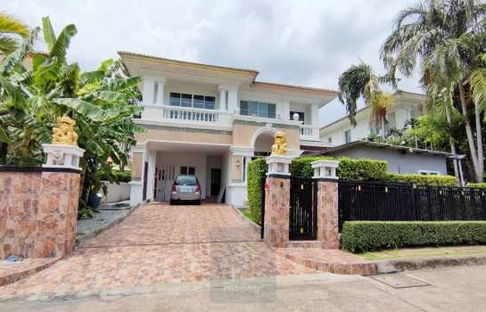 For rent, the cheapest available, SDH, Nantawan, Suanluang Rama 9, 95 sqw, fully furnished.
