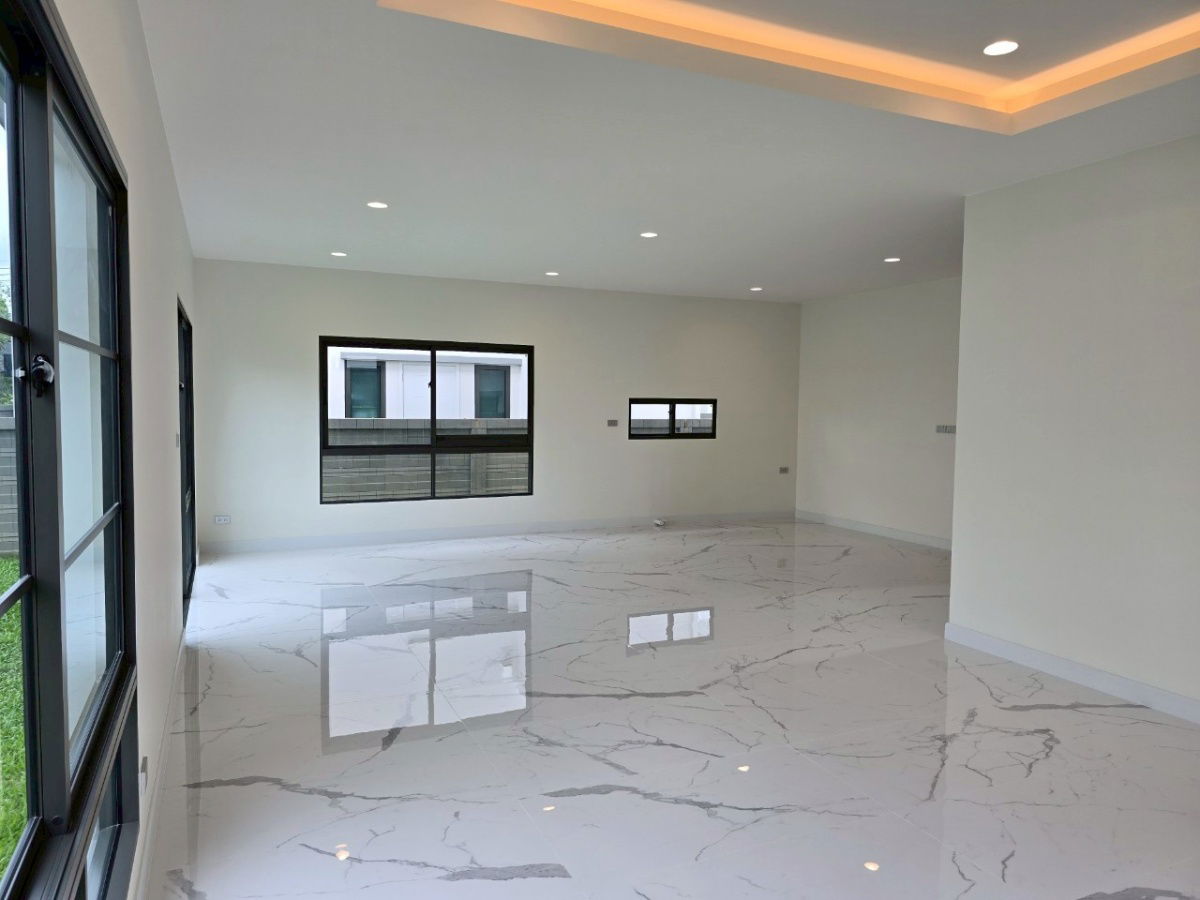 รูป บ้านเดี่ยว 4ห้องนอน 4ห้องน้ำ ใกล้ชิดส่วนกลาง - รูปที่ 31/42