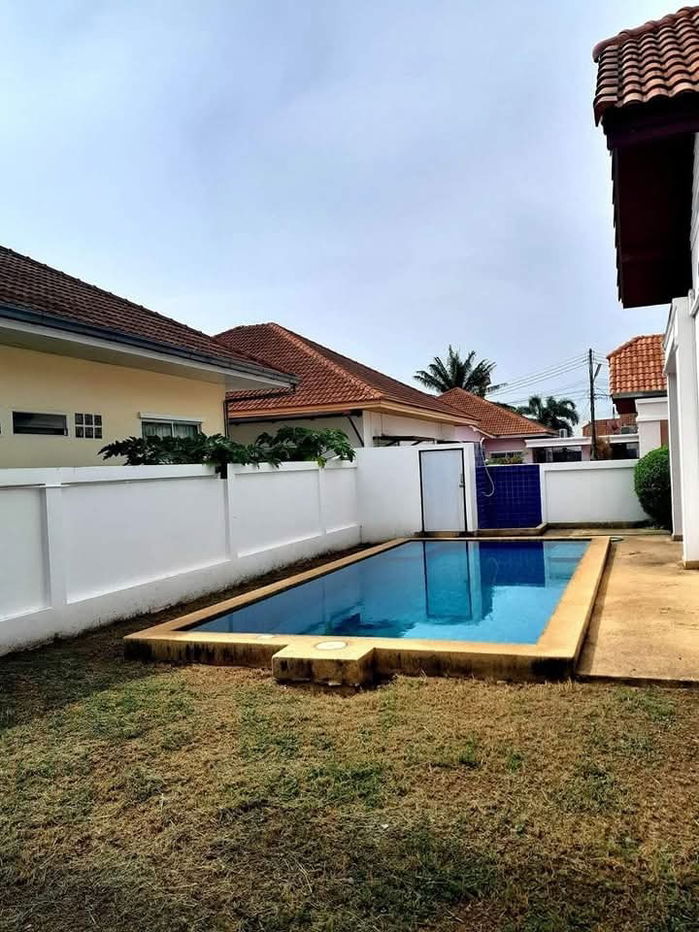 picture Beautiful, peaceful pool villa for rent in Pattaya - 1/4