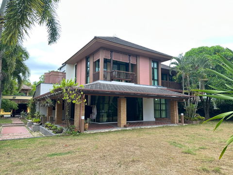 บ้านเดี่ยว พัทยา วิวดีที่สุดในโครงการ The Village Housing Estate by Horseshoe Point เนื้อที่ 2 งาน 41 ตรว โฉนดเลขที่ 161123