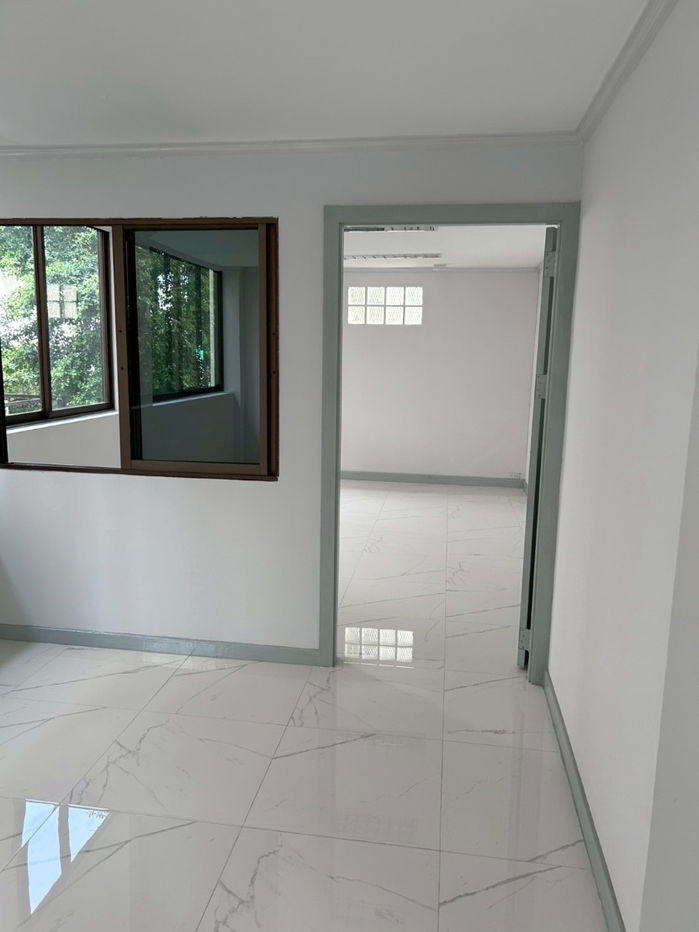 picture Home Office in the middle of Town in Town for RENT/ 办公别墅出租 - 23/35