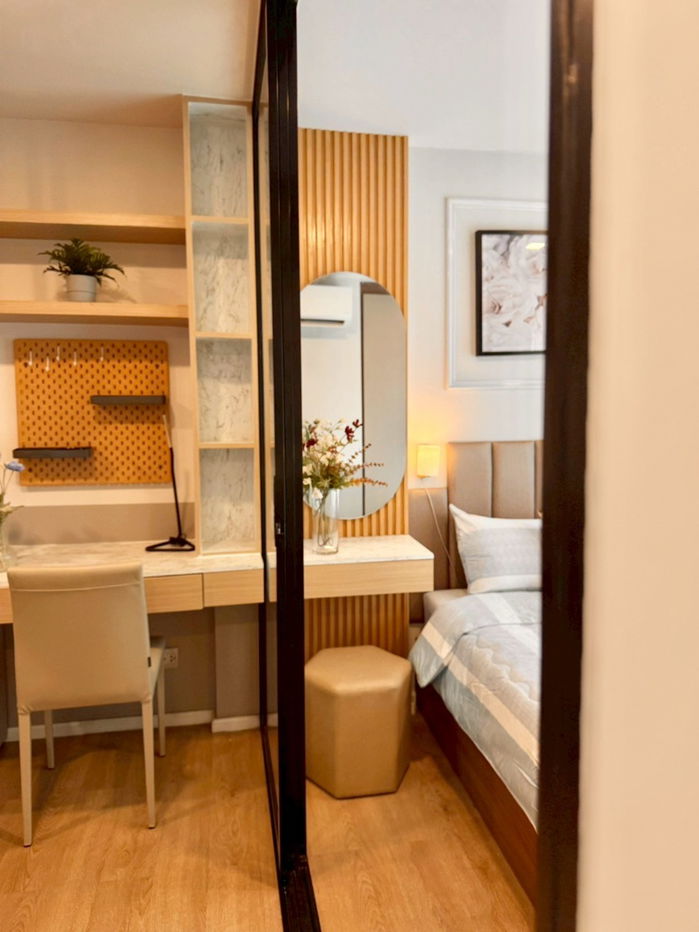 picture Separate kitchen, beautiful built-in furniture, complete with electrical appliances - 9/22