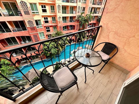 SEVEN SEAS CONDOMINIUM 1 bedroom