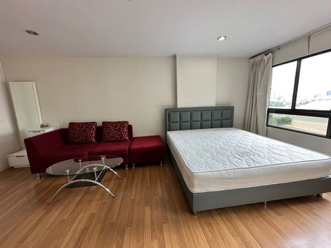 For rent studio room 34 sqm 8500 baht