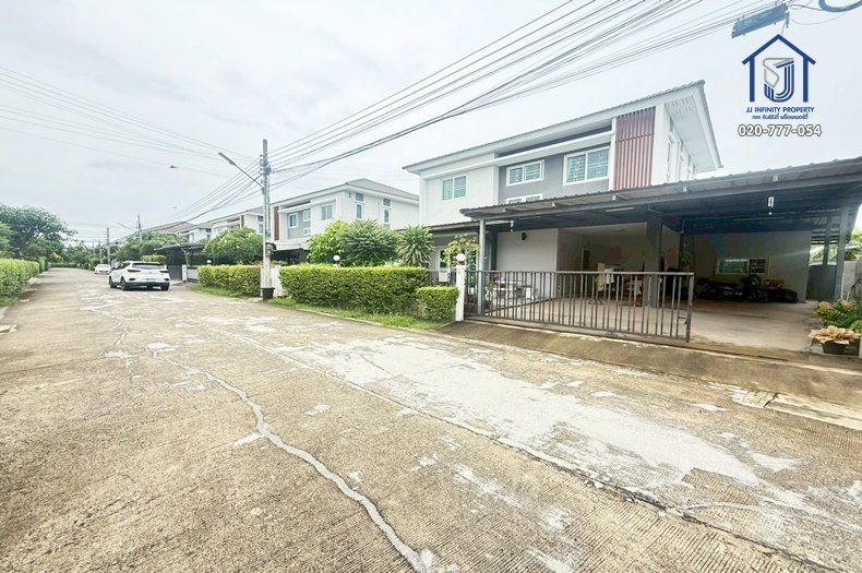 ขายบ้านเดี่ยว : ขายบ้านเดี่ยว 2 ชั้น เดอะ ลิฟวิ่ง 3 ถนนบ้านกล้วย-ไทรน้อย ซอยวัดลาดปลาดุ ใกล้ MRT สายสีม่วง สถานีคลองบางไผ่