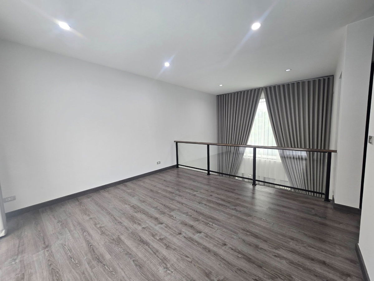 รูป บ้านให้เช่า Baan Klang Muang Classe Sukhumvit 77 พร้อมเข้าอยู่สนใจติดต่อ Line @goodmanpro หรือ โทร 0999029192 - รูปที่ 6/8