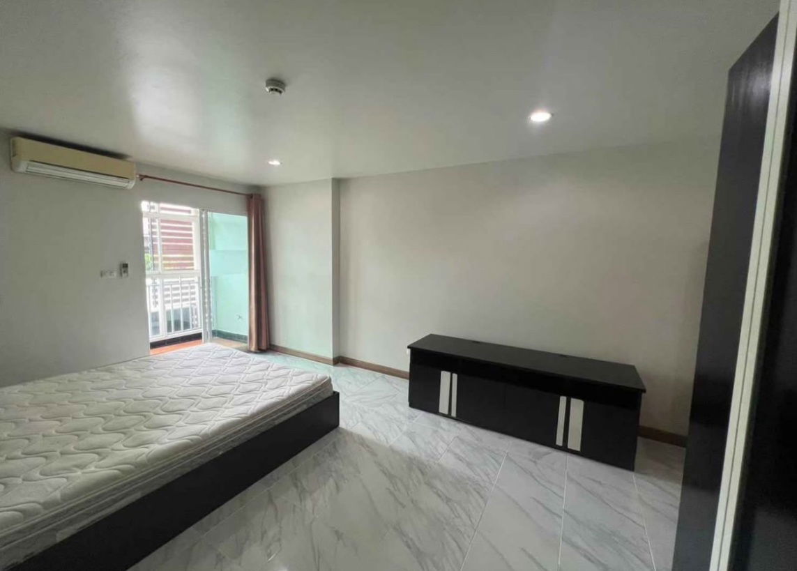picture 𝗥𝗲𝗴𝗲𝗻𝘁 𝗛𝗼𝗺𝗲 𝟵 𝗦𝘂𝗸𝗵𝘂𝗺𝘃𝗶𝘁 𝟲𝟰 for rent ✨ Fully furnished - 2/4