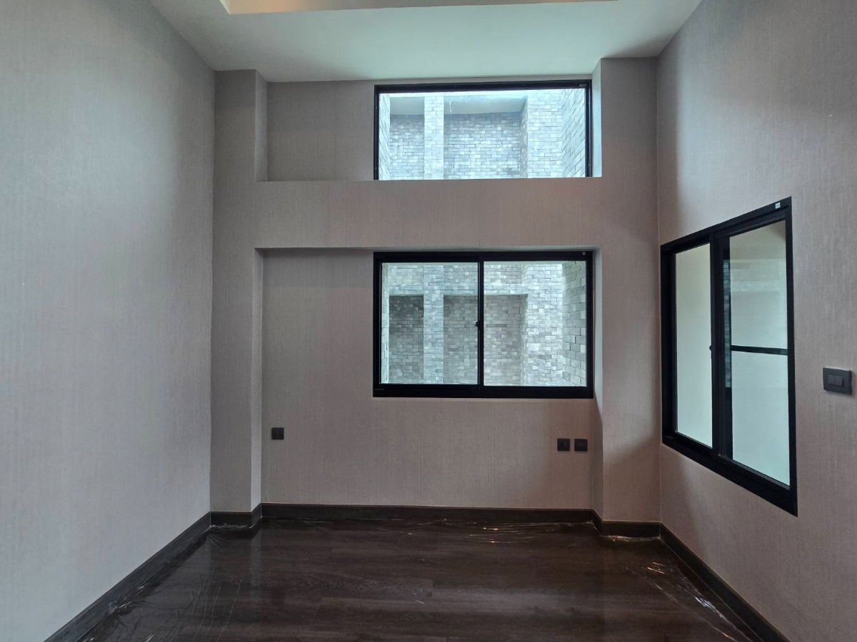 picture For Sale: Elegant British-Style Semi-Detached Home Newly built with Full Functions – Near Payap University, Chiang Mai - 5/9