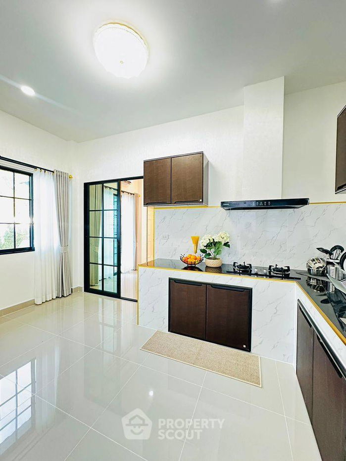 picture 3-BR House at Rattanakorn Village 18 close to Pattaya (ID 2099977) - 5/19