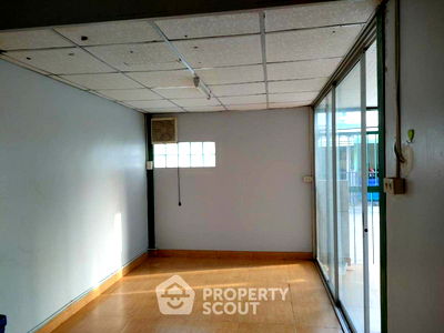 Townhouses for sale Samut Prakarn : 3-BR Townhouse in Phraeksa Mai (ID 1832496)
